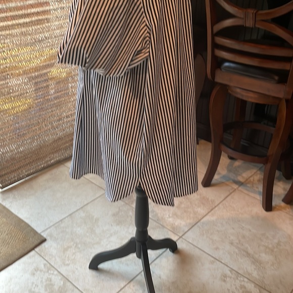 Ralph Lauren top blue/white strip XL perfect with jeans or white dress pant - Picture 5 of 6